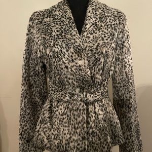 Karen Kane animal print faux fur jacket size medium